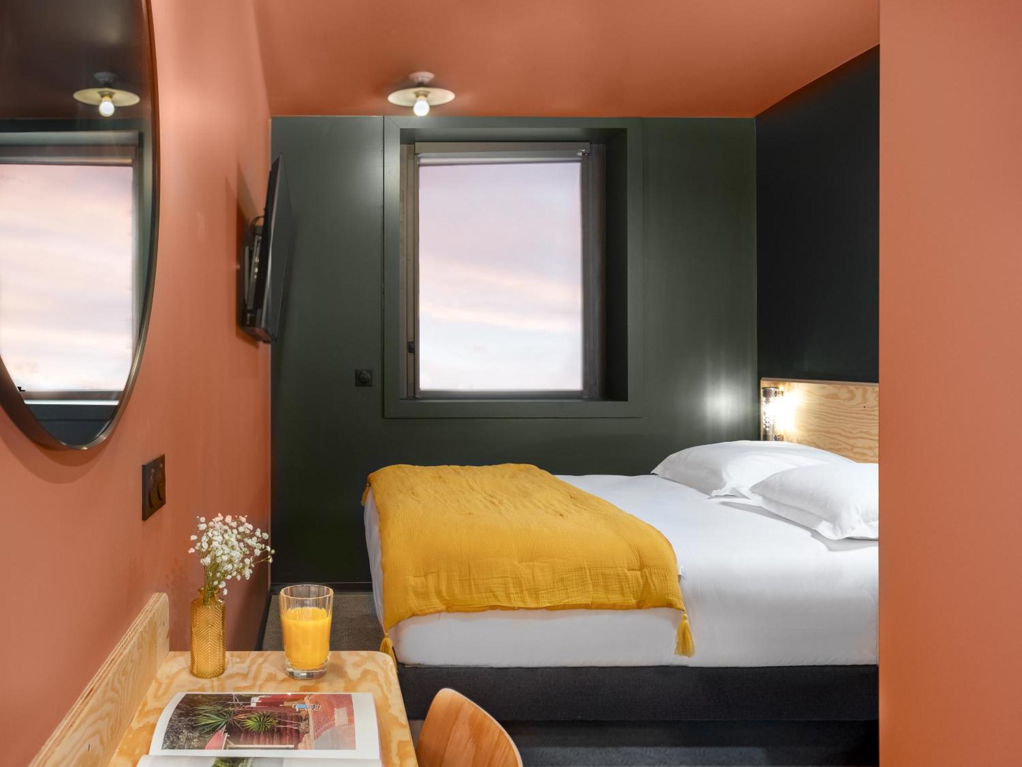Eklo Bordeaux Centre Bastide Hotel Bagian luar foto